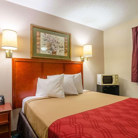 Rodeway Inn Mitchell Zewnętrze zdjęcie